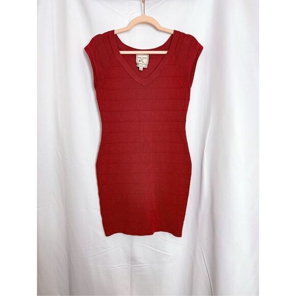 Pink Rose bodycon dress - Picture 9 of 11